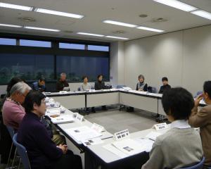 修了式後、区内で活動する環境団体のメンバーとの交流会（第8回）